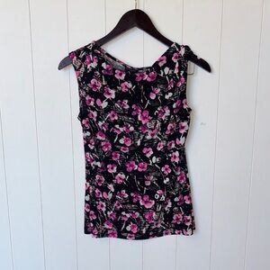 NWOT Ann Taylor floral Top! Size XS
